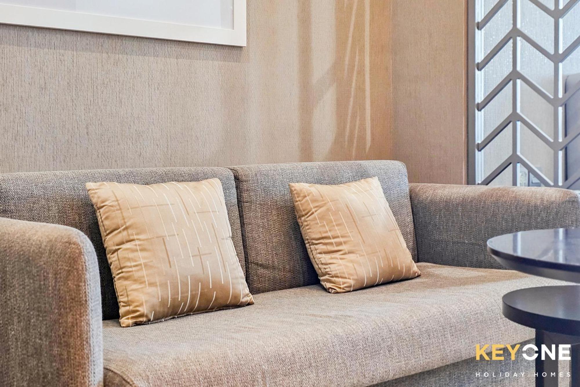 Sleek Studio In Prive With Stunning Canal View Dubai Dış mekan fotoğraf