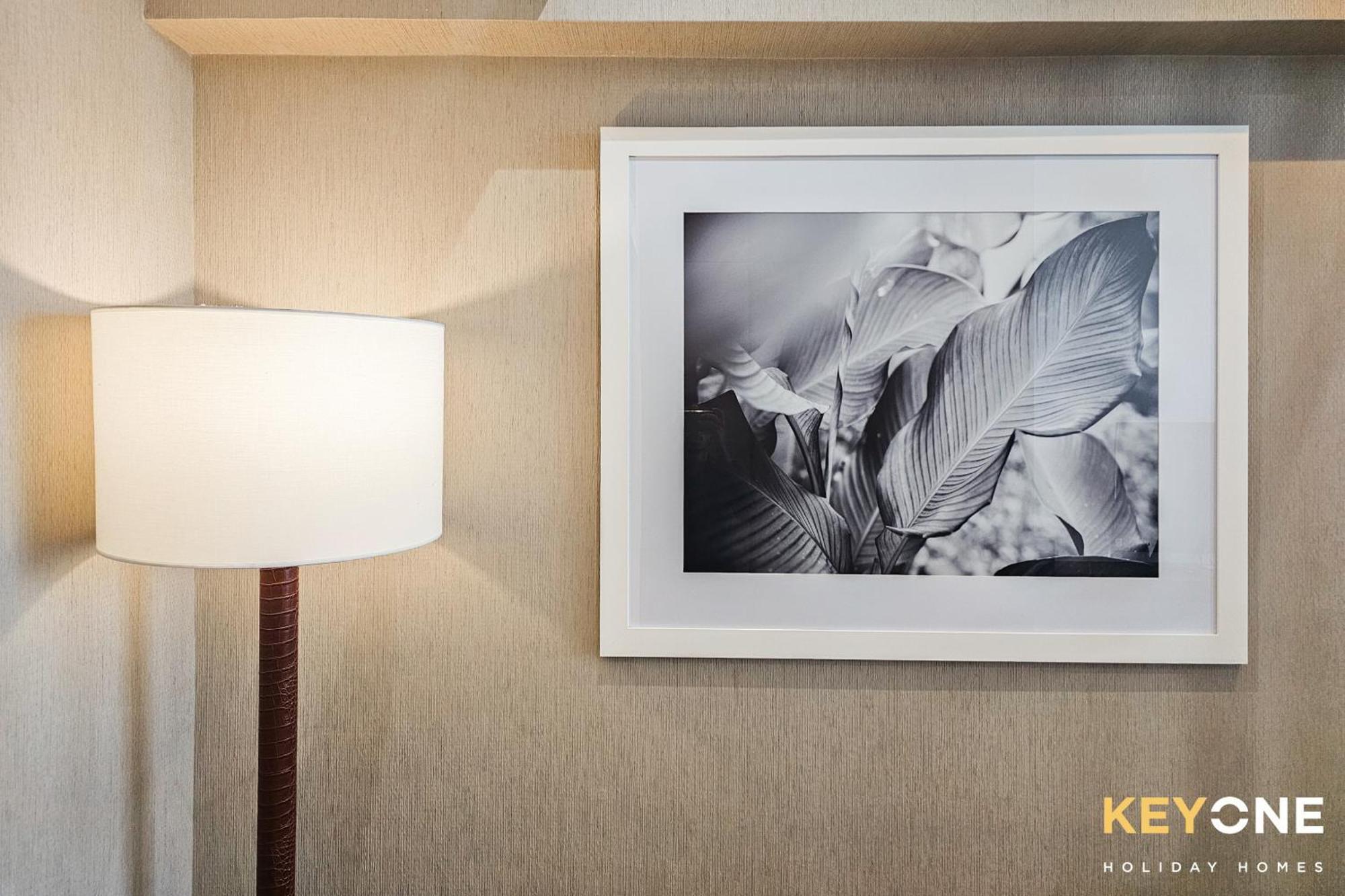 Sleek Studio In Prive With Stunning Canal View Dubai Dış mekan fotoğraf