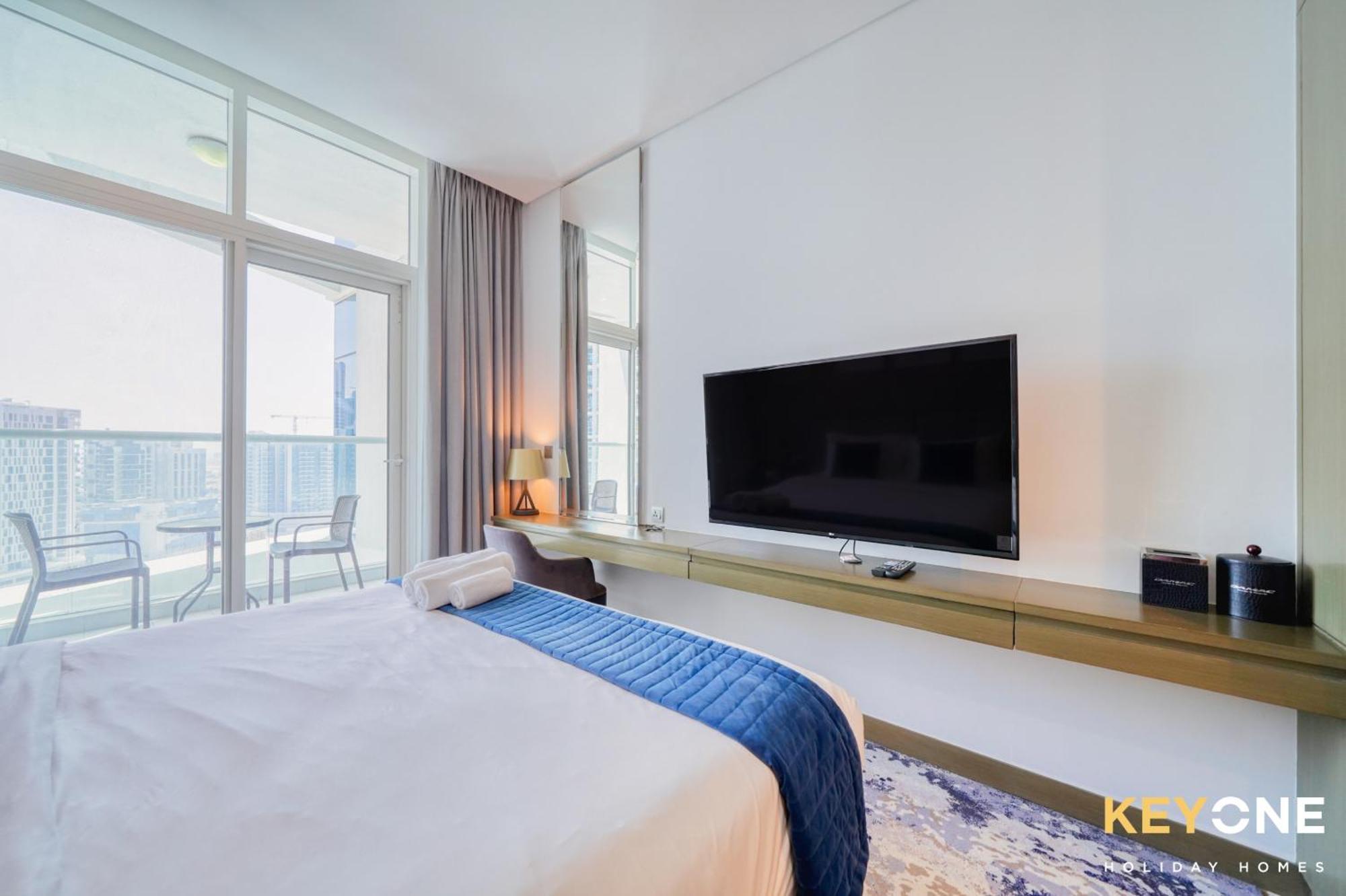 Sleek Studio In Prive With Stunning Canal View Dubai Dış mekan fotoğraf
