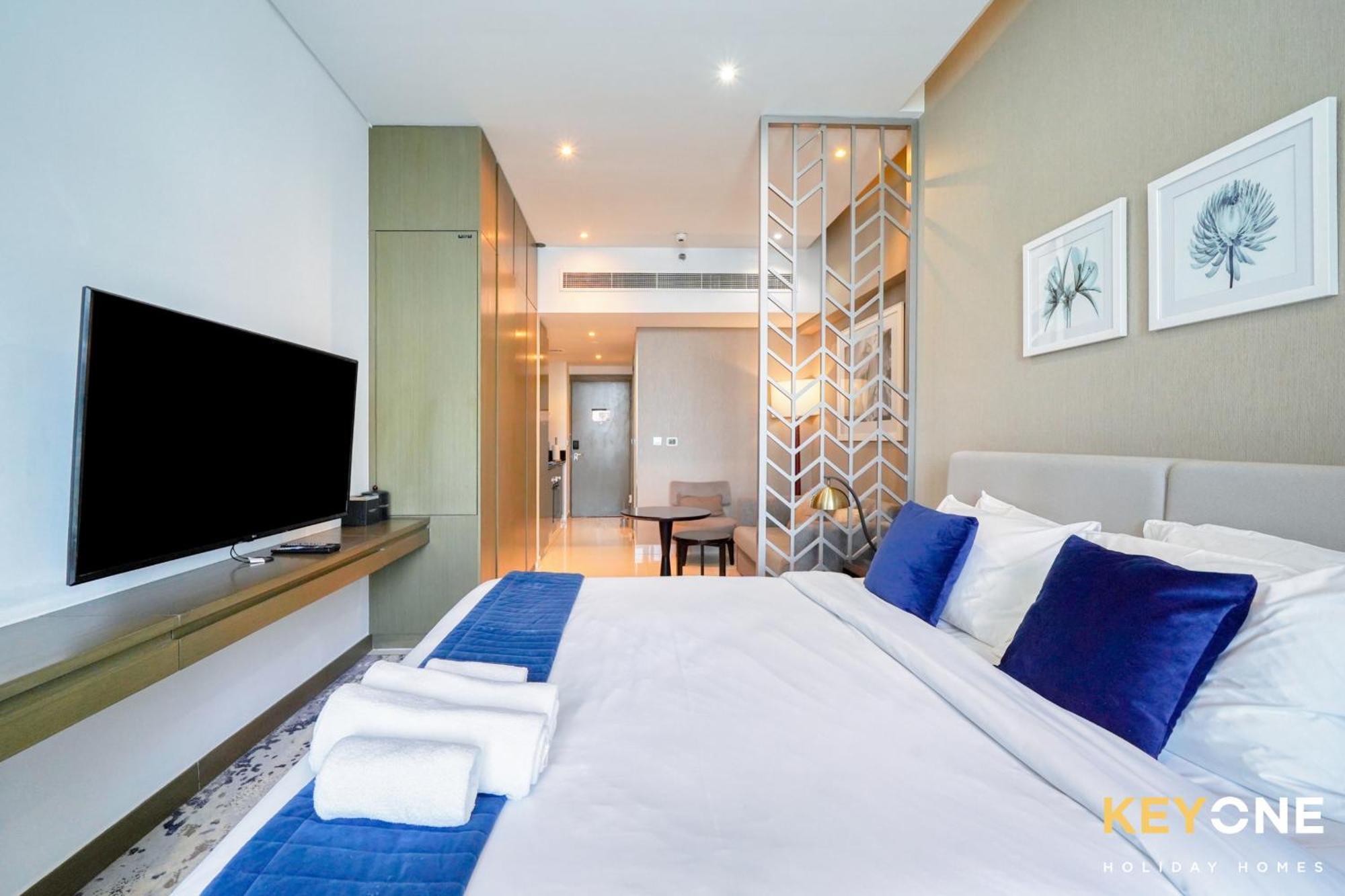 Sleek Studio In Prive With Stunning Canal View Dubai Dış mekan fotoğraf
