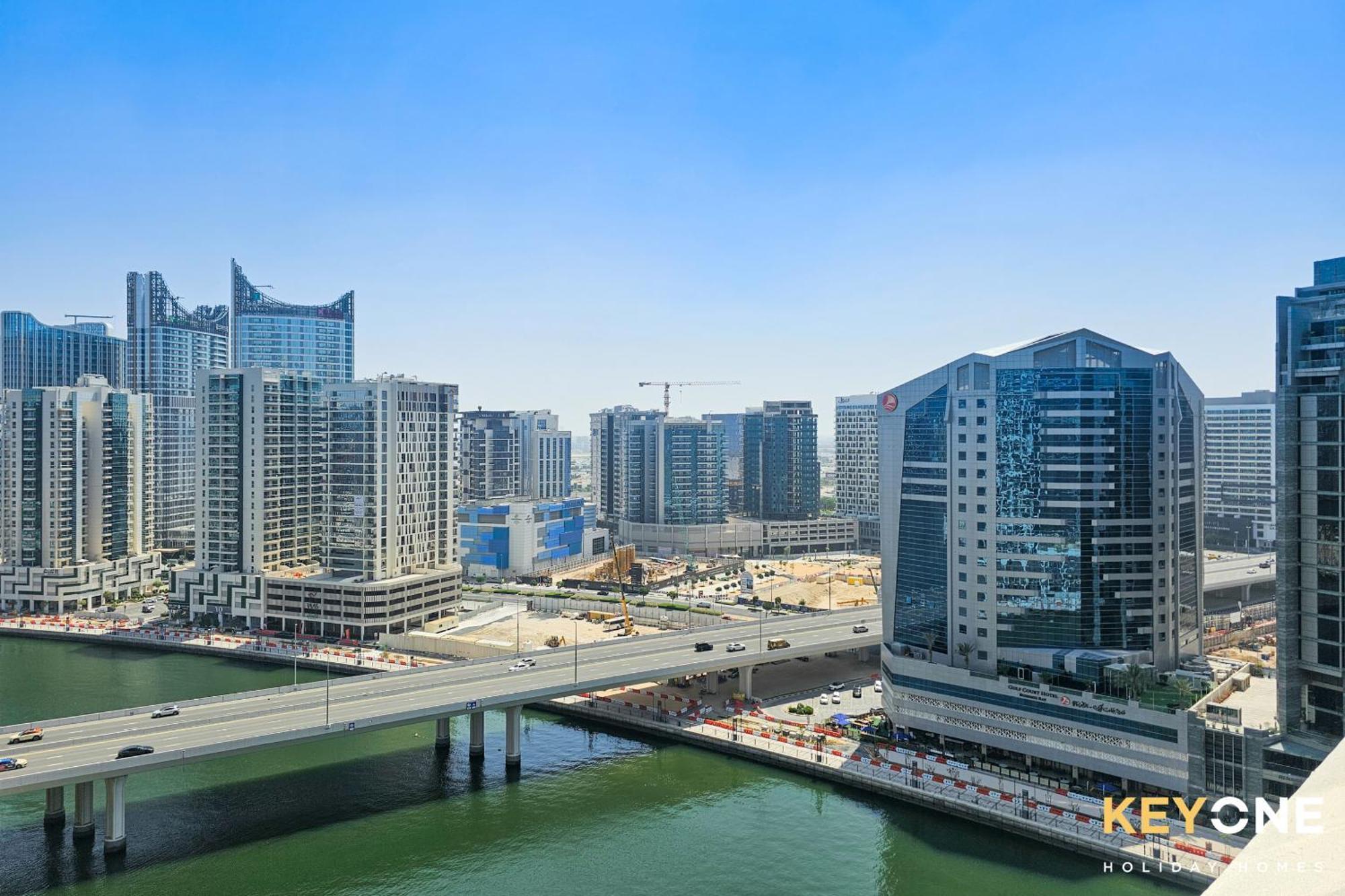 Sleek Studio In Prive With Stunning Canal View Dubai Dış mekan fotoğraf
